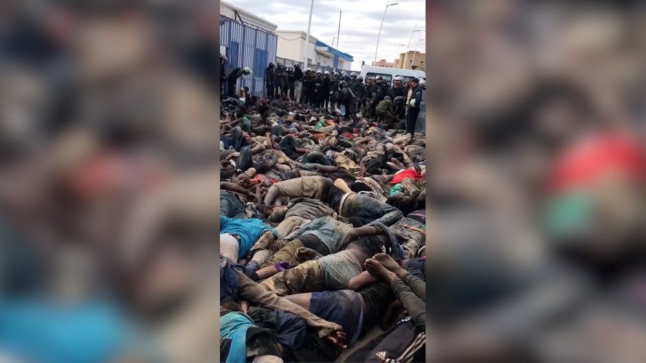 Inmigrantes amontonados en Nador tras la actuación policial