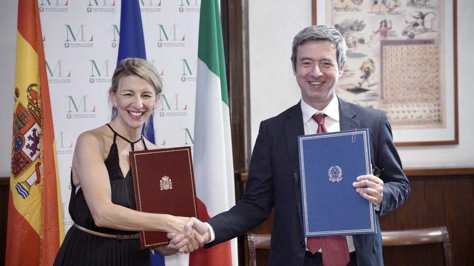 Díaz firma en Italia acuerdos de colaboración en los ministerios de Trabajo español e italiano