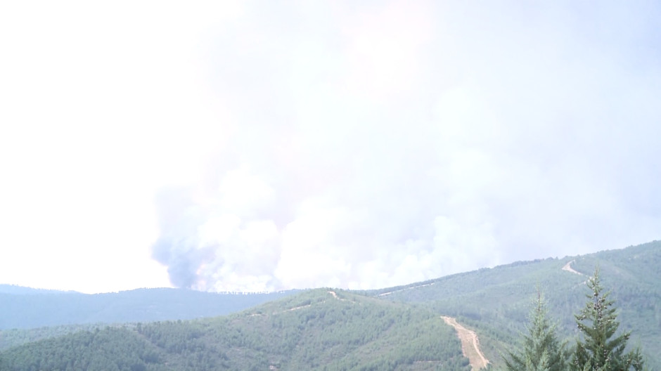 El incendio en Las Hurdes deja a cuatro efectivos heridos y su situación es «complicada»