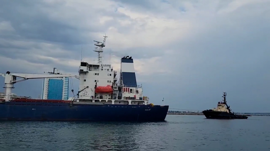 Barco en el puerto ucraniano de Odesa
