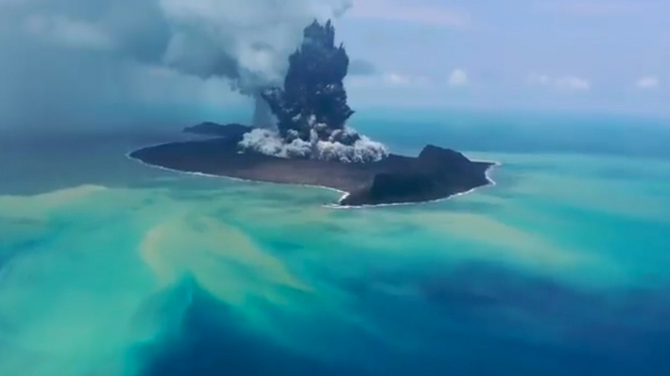 El volcán de Tonga llevó agua al cielo