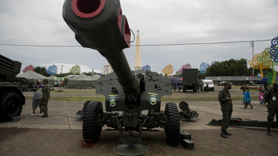 El Ejército exhibe sus armas en la Plaza de la Fe San Juan Pablo II en Nicaragua