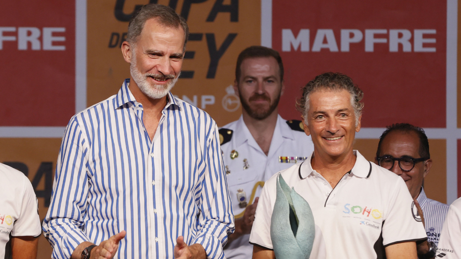 Imagen de su majestad el Rey Felipe VI entregando los premios de la 40ª Copa del Rey-Mapfre