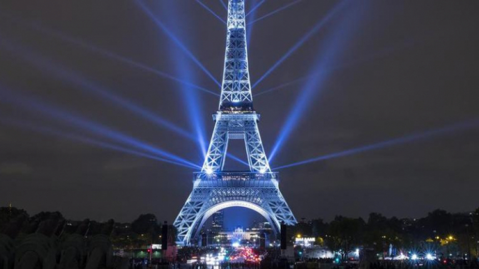 La Torre Eiffel iluminada