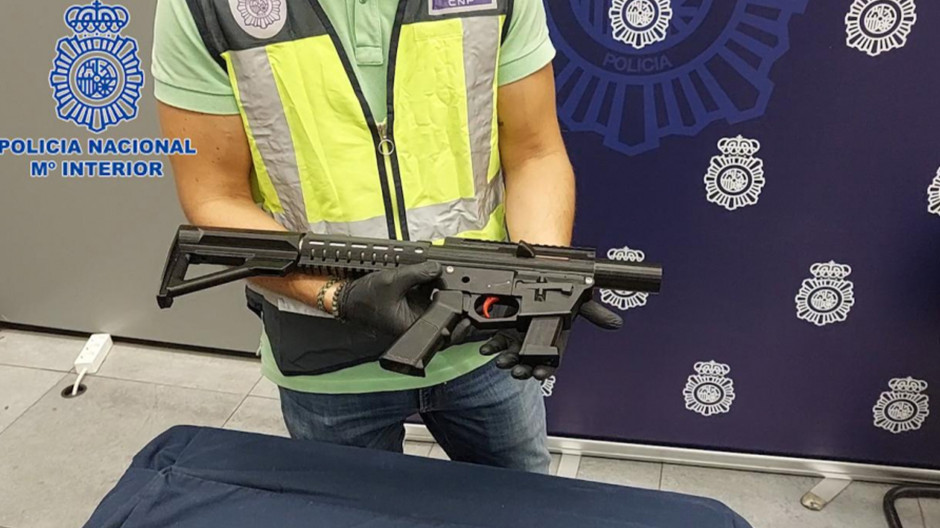 La Policía detiene a un hombre con un subfusil fabricado con una impresora en 3D