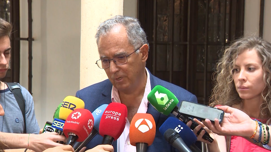 El vicepresidente de la Comunidad de Madrid, Enrique Ossorio, atiende a los medios tras conocer la noticia de la subida del IPC