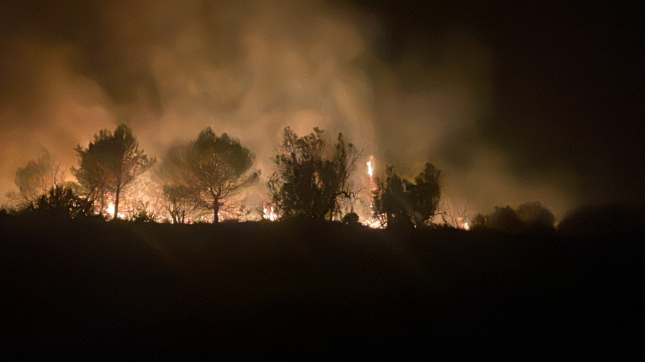 El Incendio ha quemado cerca de 9.500 hectáreas y forzado al desalojo de más de un millar de personas