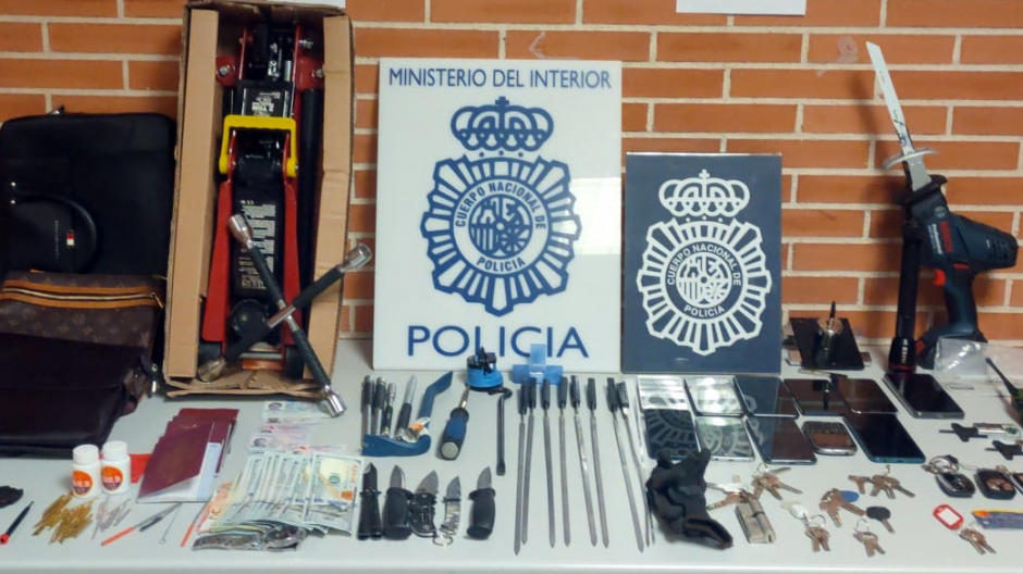 Algunos de los útiles de robo localizados por la Policía Nacional durante la campaña 'Operación Verano 2022'