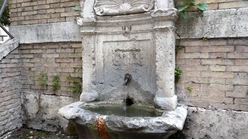 Los «nasoni» de Roma, fundamentales ante el calor y una atracción turística