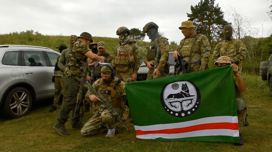 Excombatientes chechenos se unen a las tropas ucranianas