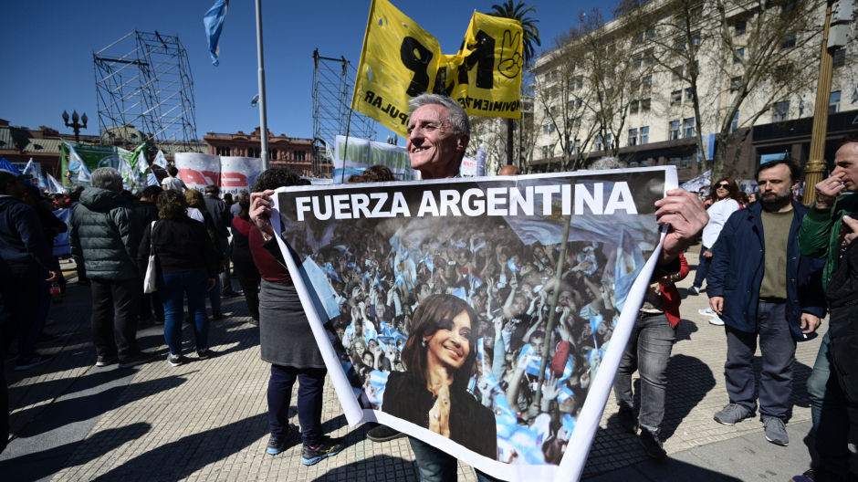 Mensajes de conmoción y solidaridad llegaron de todo el mundo después de que un hombre intentara dispararle a la vicepresidenta argentina Cristina Kirchner