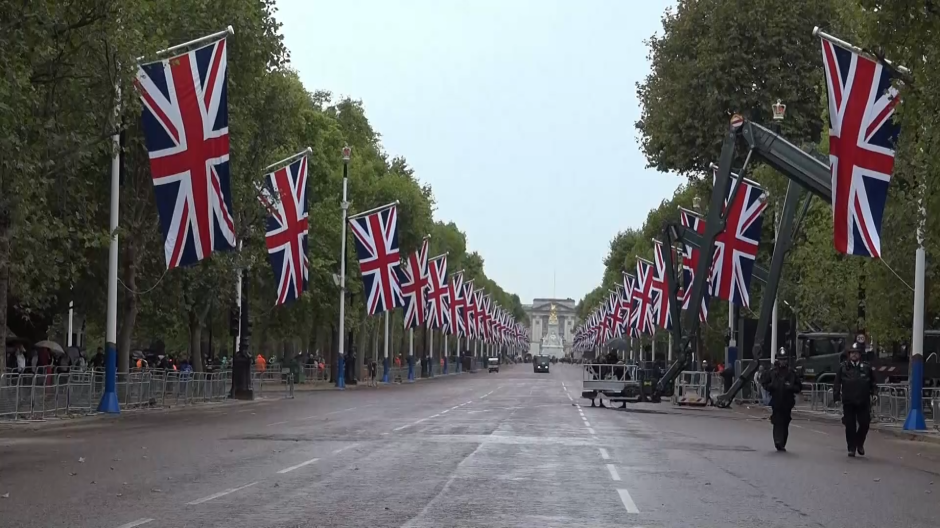 Todo listo para la llegada del féretro de Isabel II a Londres