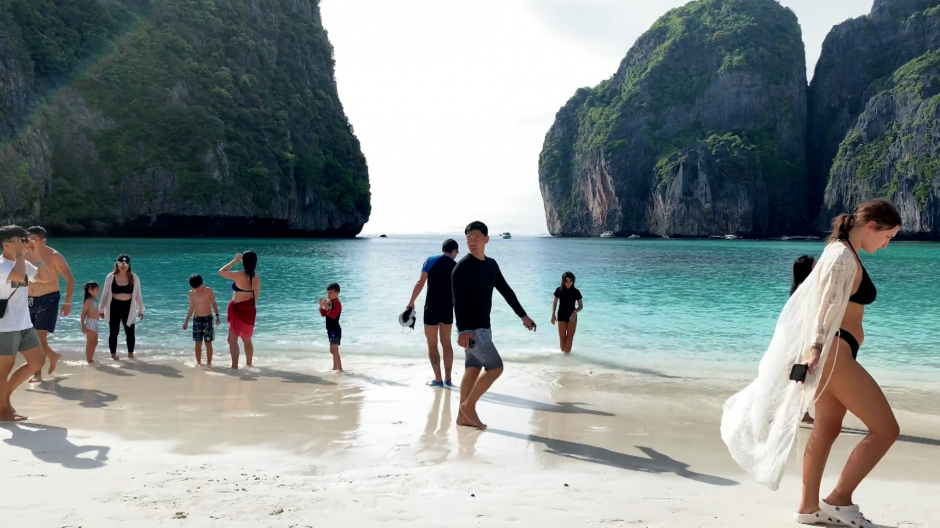 Tailandia ordena la rehabilitación de la bahía dañada por la película «La Playa»