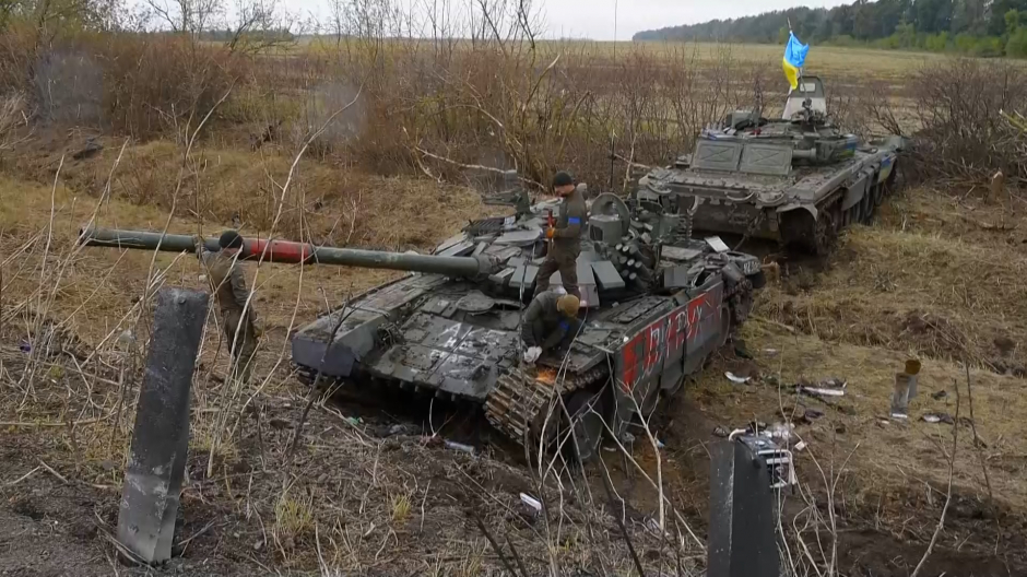 Ucranianos reparan tanques rusos