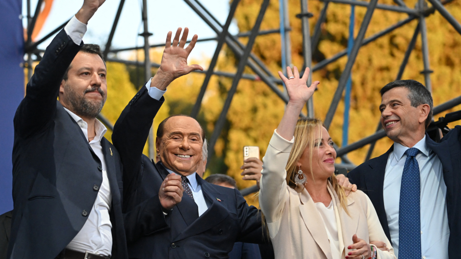 Meloni con Salvini y Berlusconi
