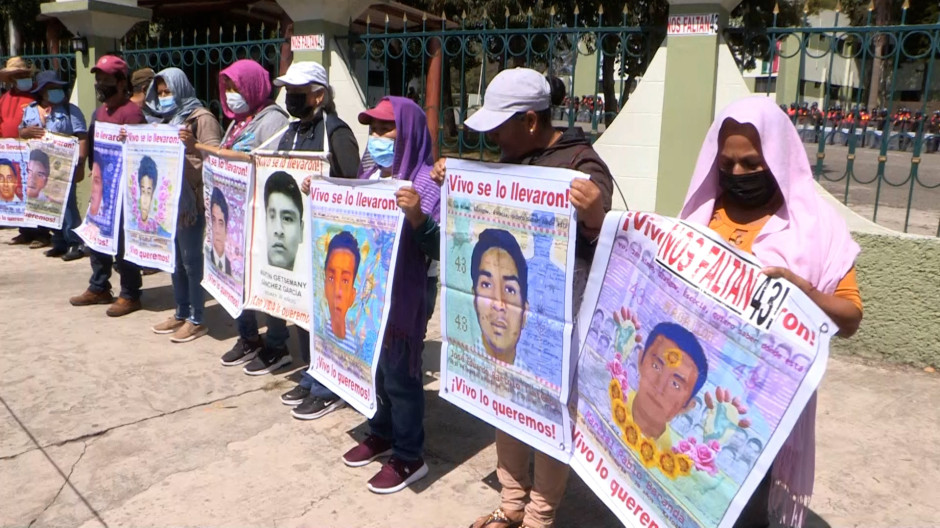 Manifestantes en Ayotzinapa