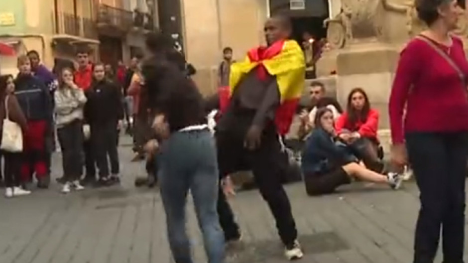 Agredido un joven por llevar la bandera de España en Navarra