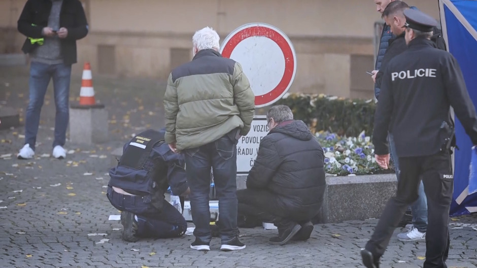 Un anciano se suicida de un disparo frente a la sede del Gobierno de la República Checa