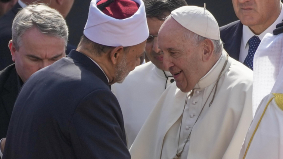 Ahmed El-Tayeb, Gran Imam de al-Azhar ha dado la bienvenida al Papa Francisco en su viaje a Baréin