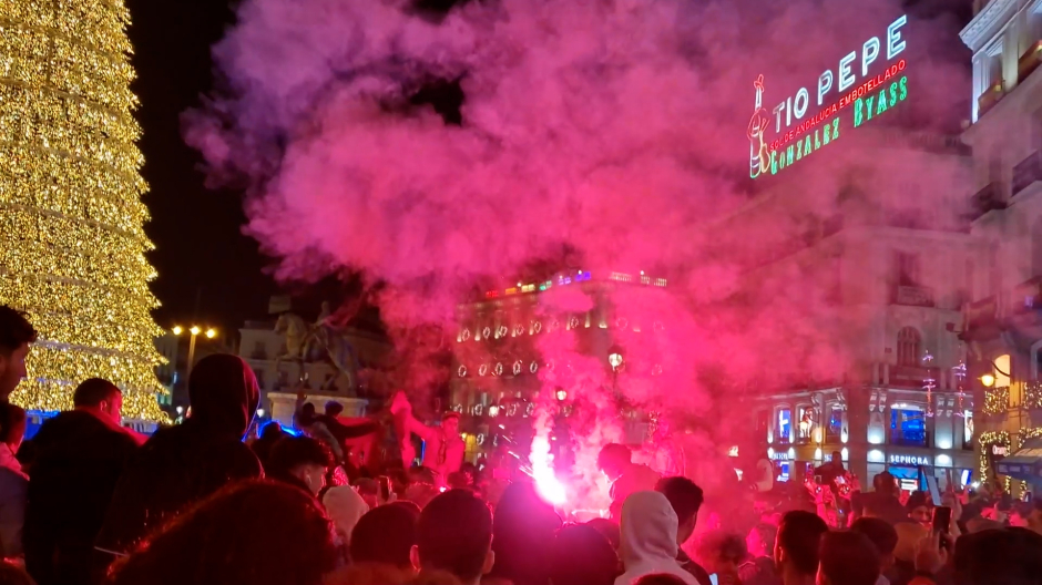 La afición marroquí celebra en Madrid su triunfo frente a España en el Mundial de Catar