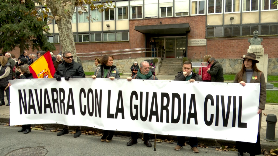 Concentración en Pamplona de apoyo a la Guardia Civil