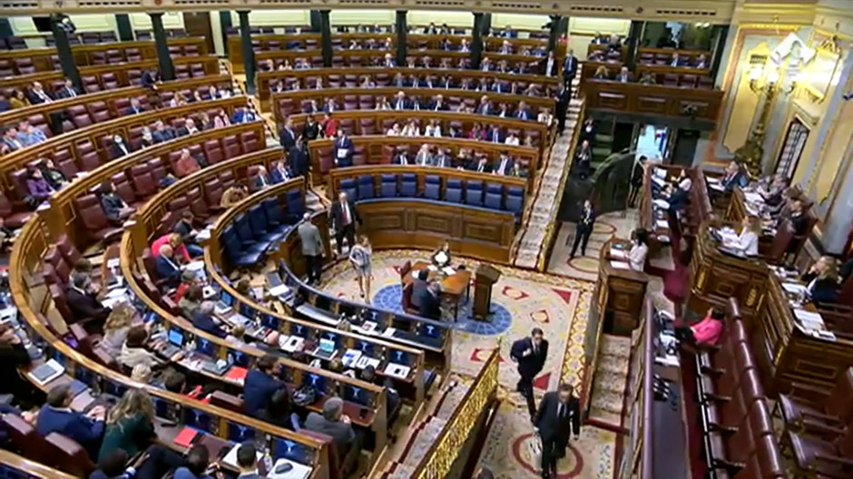 Vox abandona el Congreso tras la negativa de Batet a desconvocar el pleno