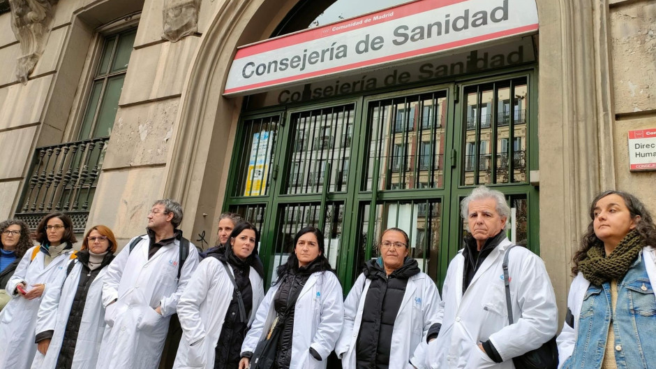 Los médicos en huelga se encierran en la sede del Servicio Madrileño de Salud