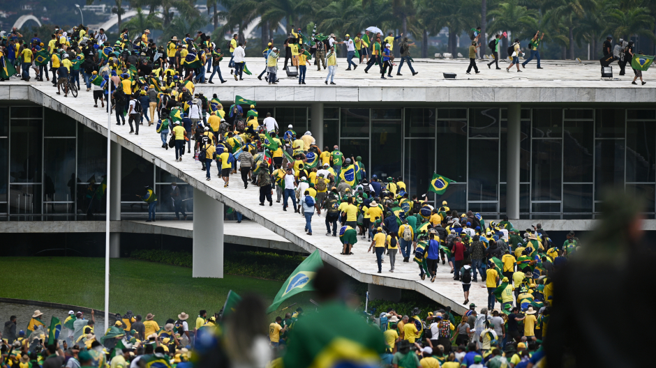 Manifestantes asaltan la sede del Gobierno de Brasil