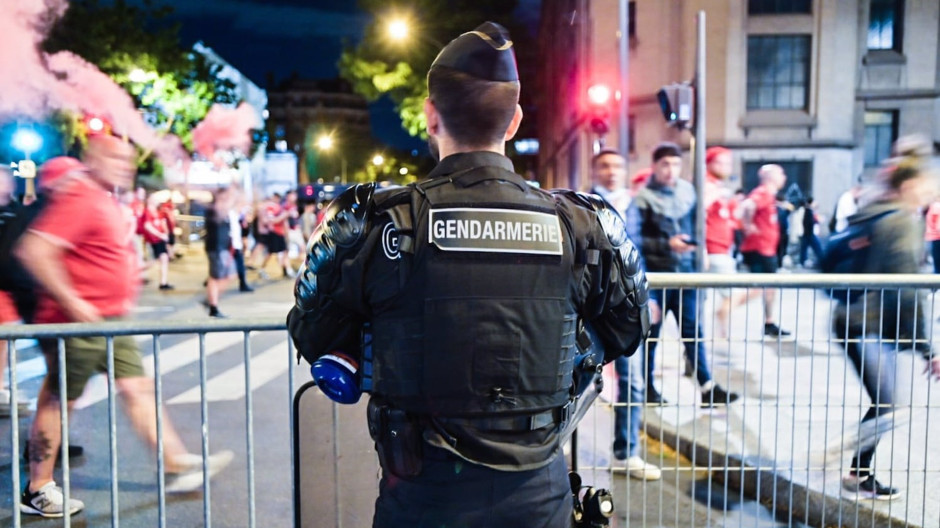 Suceso en París, en directo
