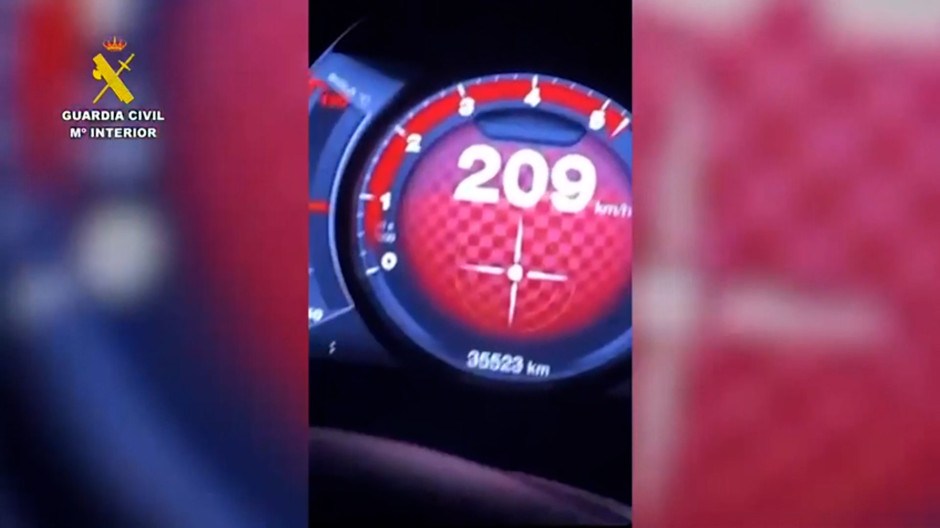 dos-motoristas-se-graban-conduciendo-a-m-s-de-200-km-h