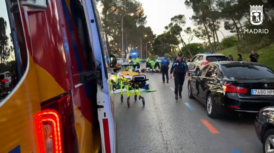 Un niño de 8 años muy grave al ser atropellado por una moto en Madrid