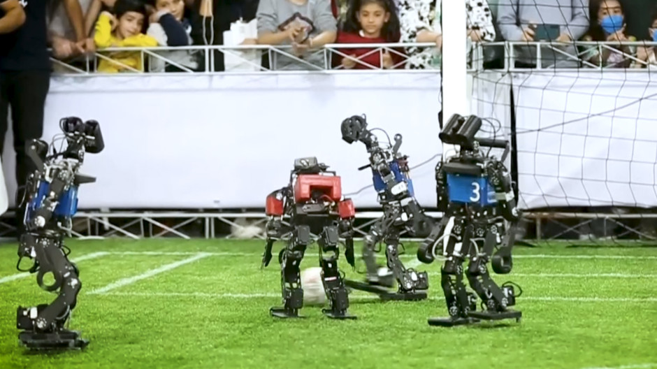 Comienza un año más el campeonato de fútbol de robots en Irán