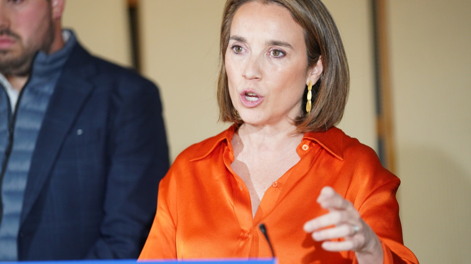 La secretaria general del Partido Popular y Portavoz del Grupo Popular en el Congreso, Cuca Gamarra, preside la reunión del consejo de dirección del PP, a 13 de abril de 2023, en Laguardia, Álava, País Vasco (España). Durante la reunión, Gamarra ha asegurado que la ley de regadíos que tramita el Parlamento andaluz con el apoyo del Partido Popular y de Vox "no afecta en absoluto" al acuífero de Doñana, y ha criticado los "bulos" del Gobierno central en torno a esta iniciativa. Gamarra se ha referido de esta forma a la proposición de ley cuya toma en consideración aprobó el Parlamento andaluz, un texto que ha sido criticado por el Gobierno central y sobre cuyo potencial impacto ambiental ha advertido la Comisión Europea.
13 ABRIL 2023;GAMARRA;LAGUARDIA;COMITE DIRECCION PP
Iñaki Berasaluce / Europa Press
13/4/2023