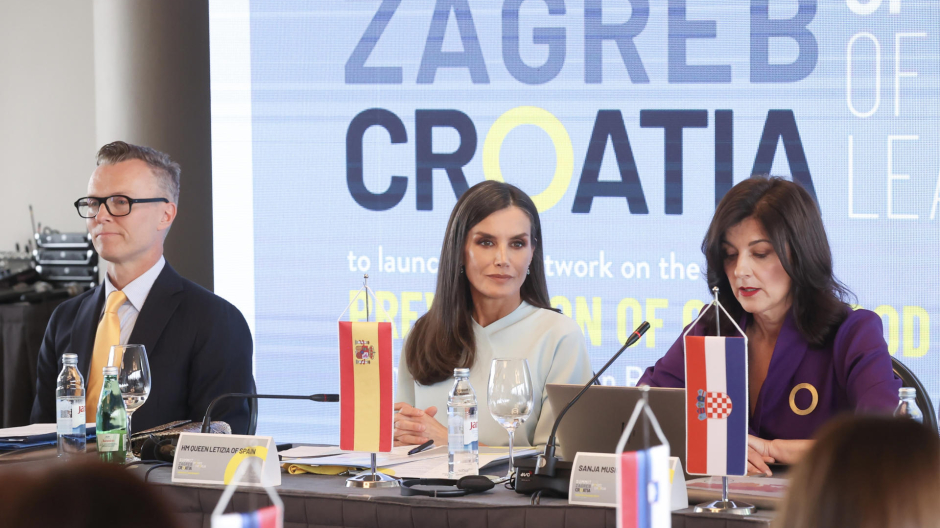 La Reina Letizia y la primera dama de Croacia, Sanja Music Milanovic, durante el Congreso sobre obesidad infantil en Europa