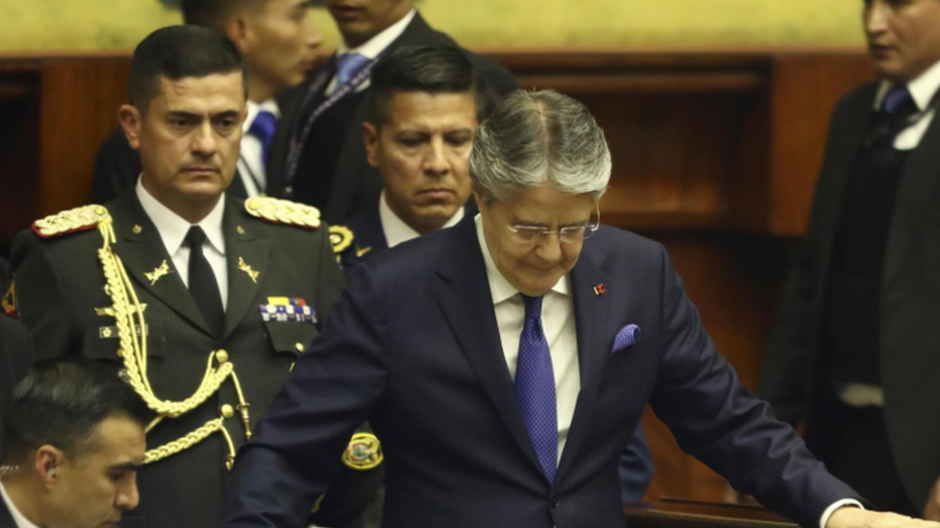 El presidente de Ecuador, Guillermo Lasso, llega al Congreso y anuncia la «muerte cruzada»