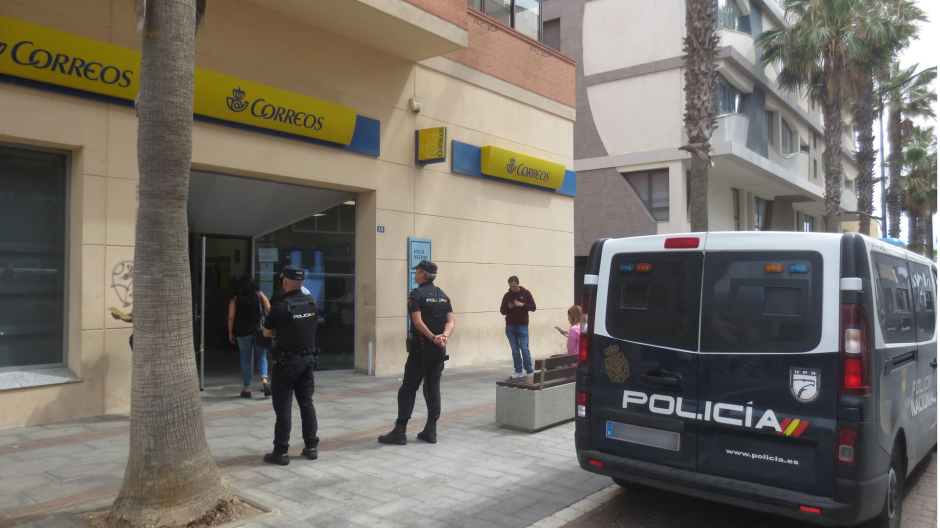 Registros y detenciones en Melilla por la presunta compra de votos por correo