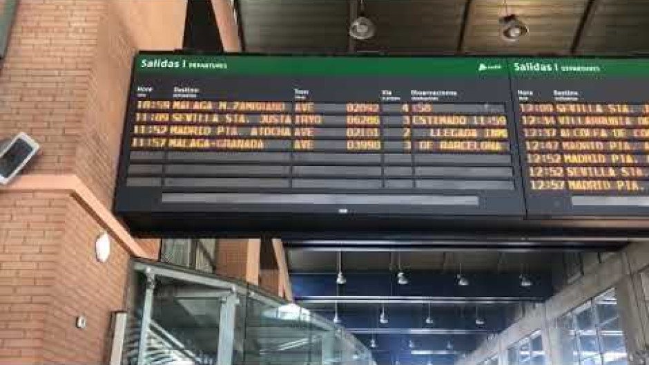 Panel con los horarios de los trenes en la Estación de Córdoba