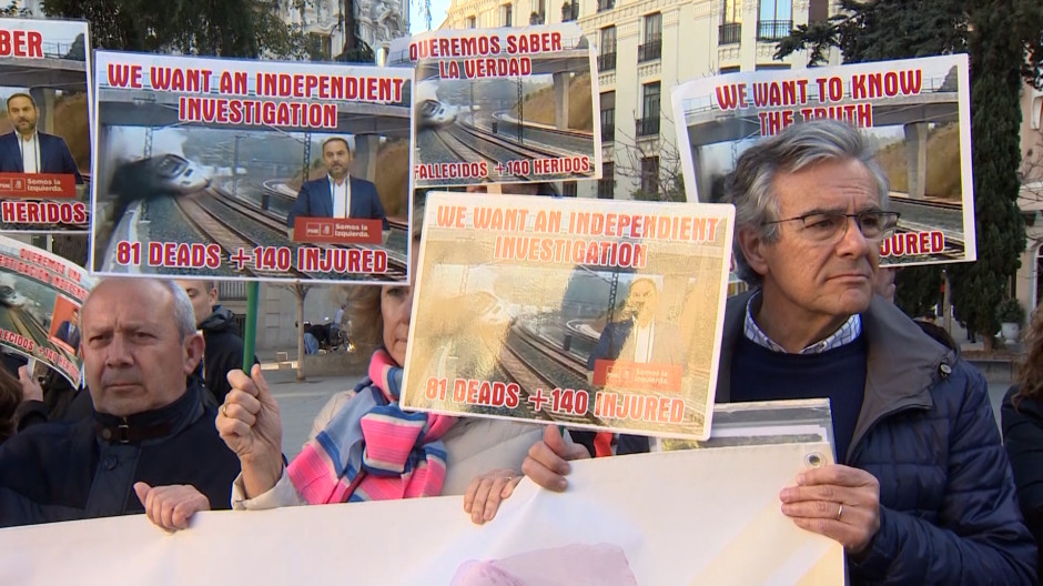 Manifestantes en el juicio del Alvia