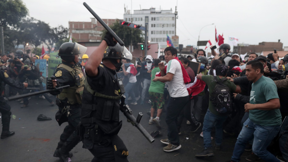 Imágenes de los exteriores del Congreso de Perú