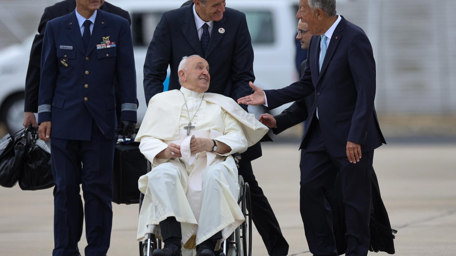 La llegada del Papa Francisco a Lisboa para la JMJ