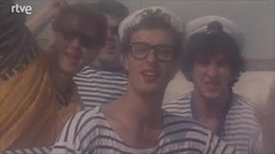 AQUI NO HAY PLAYA (videoclip oficial) - The Refrescos en RockoPop 26 Junio 1989