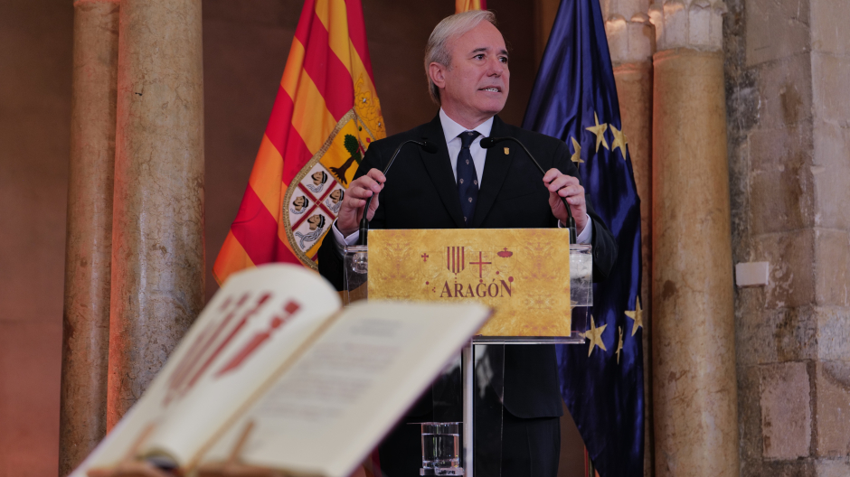 Jorge Azcón toma posesión como presidente del Gobierno de Aragón