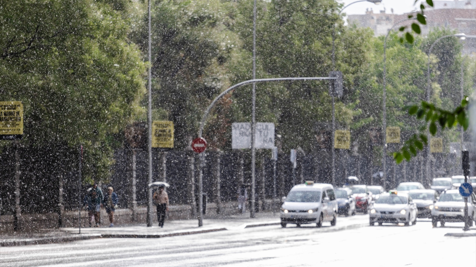 La lluvia llega a Madrid con el paso de la DANA por la península
