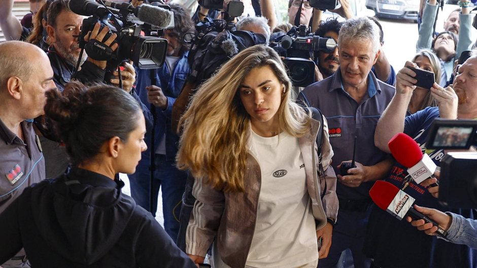 Misa Rodríguez, portera del Real Madrid y de la selección, a su llegada a la concentración