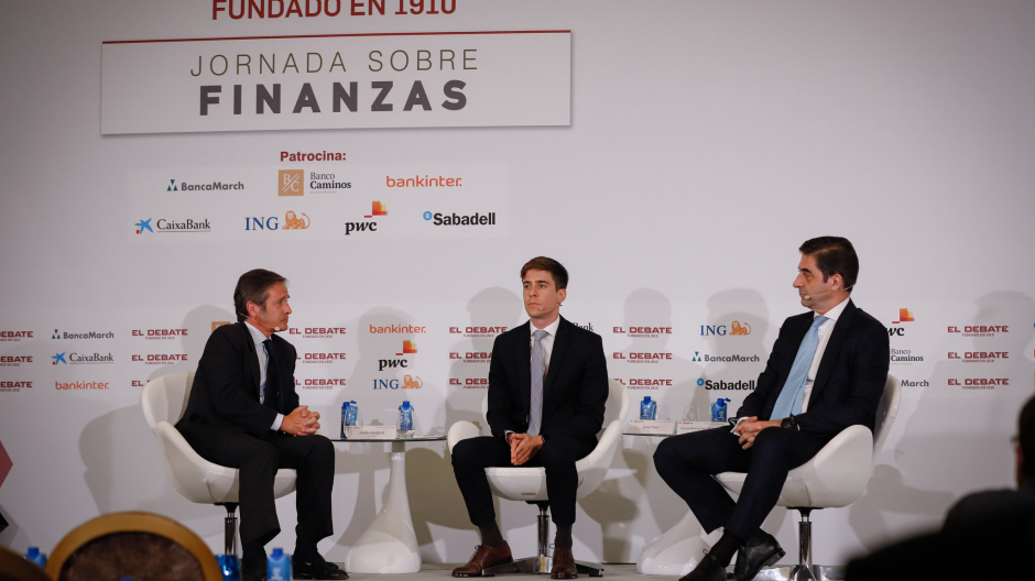 Guillermo Hott, Jorge Sanz y Gonzalo Gómez Retuerto, durante la última mesa de la primera Jornada Financiera de El Debate