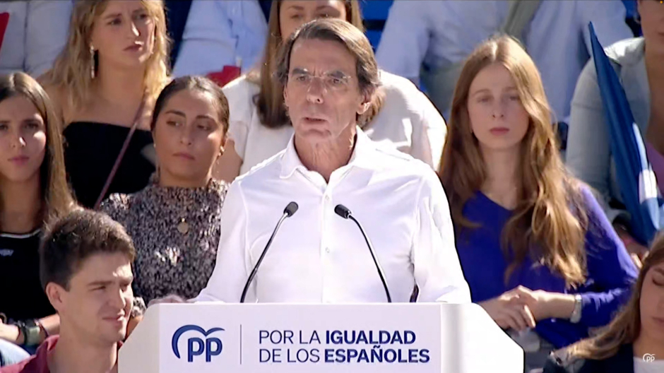 Aznar durante su discurso en la plaza de Felipe II