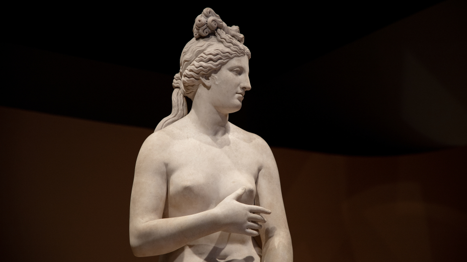 La exposición cuenta con piezas icónicas, como una estatua romana de Venus traída del Museo Británico
