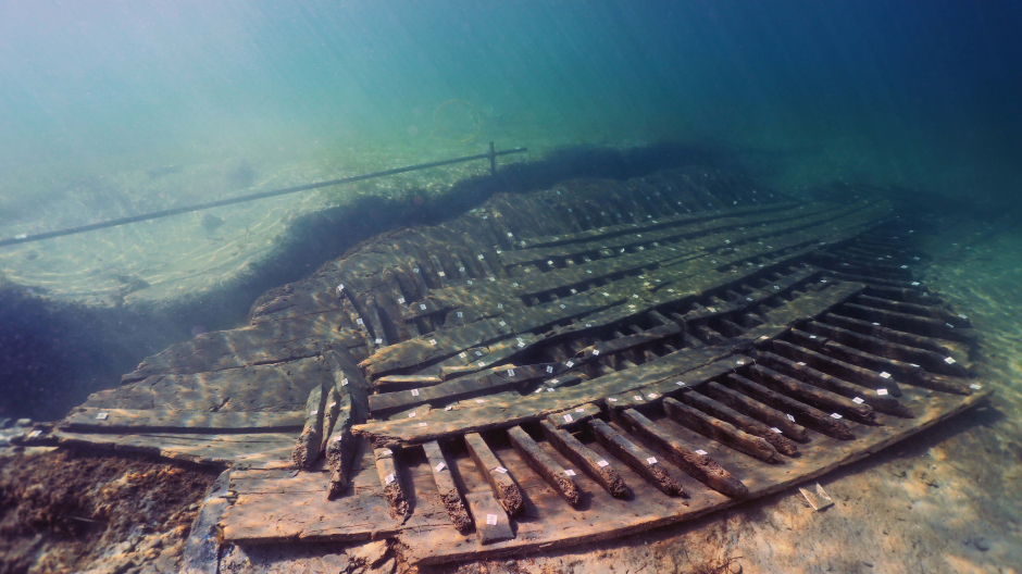Recuperan del fondo del mar un barco romano cargado de ánforas cerca de Sicilia