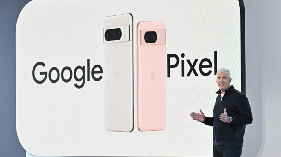 Rick Osterloh, vicepresidente de Dispositivos y Servicios de Google, durante el lanzamiento de Pixel 8 y Píxel 8 Pro