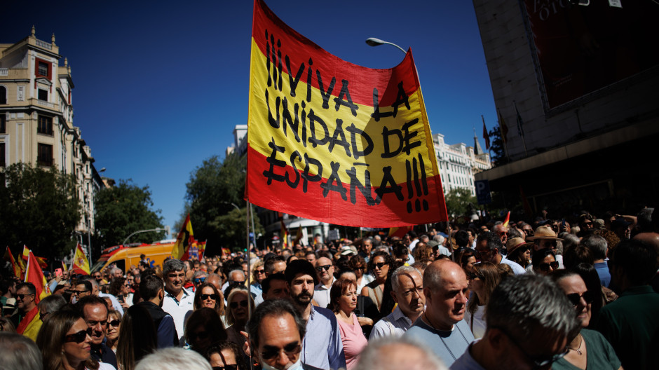 Los españoles cargan contra los pactos de Sánchez con Puigdemont